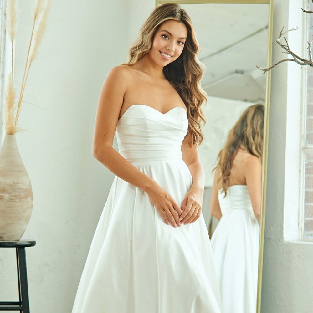 New Strapless A-Line Off White Long Wedding Dress w/ Sweetheart Neck AC 5076